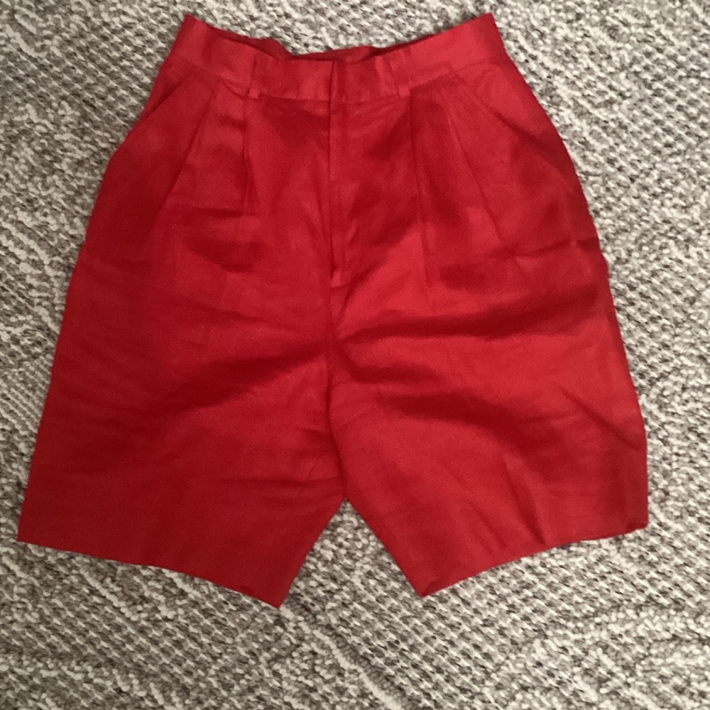 Classiques Entier Vibrant Red Pleated Shorts 100%Linen